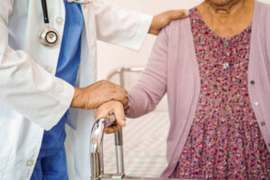 Cómo la clínica del dolor ayuda a los pacientes con insuficiencia renal crónica